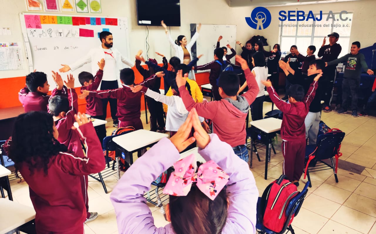 Asistimos a la primaria  «Francisco Javier Mina» para evaluar el peso  y talla  de los alumnos.